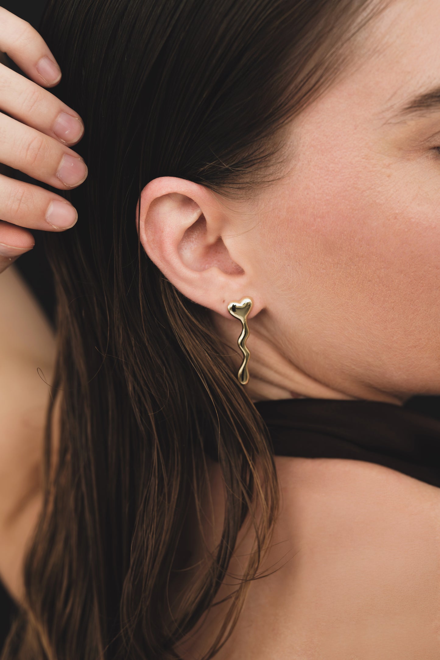 Melting heart earrings