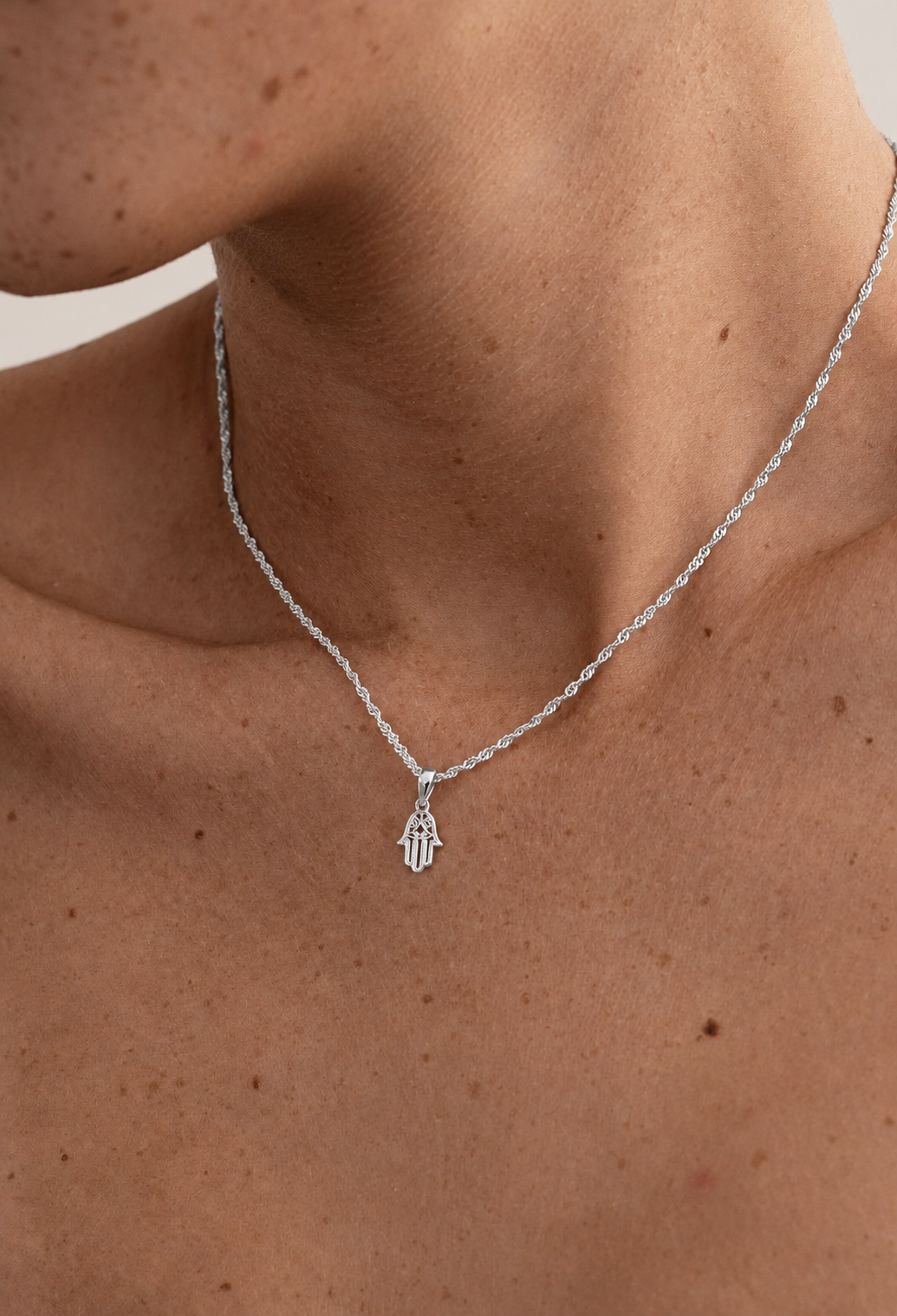 Hamsa lines mini necklace - silver