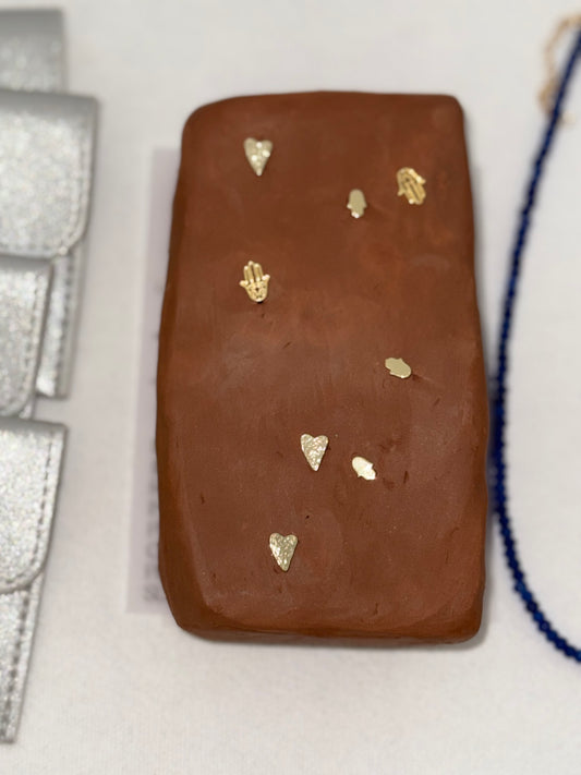 Hearts story teller studs
