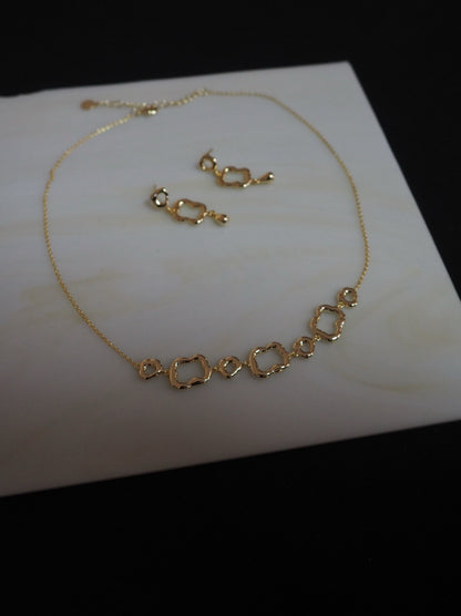 Velvet necklace