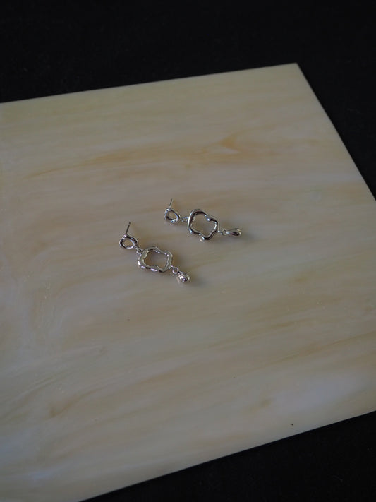 velvet earrings silver