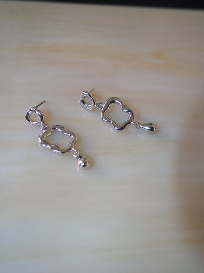 velvet earrings silver