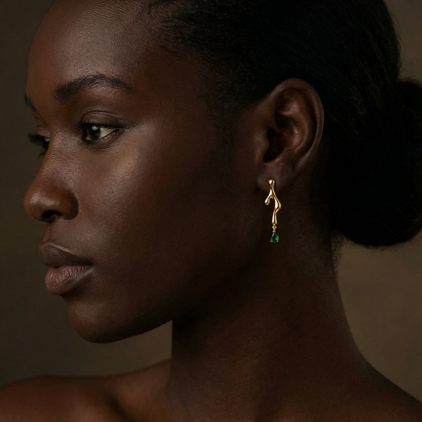 Emerald earrings gold